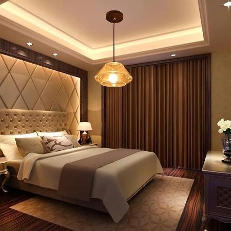 Hotel Tulip Near Delhi Airport Új-Delhi Kültér fotó